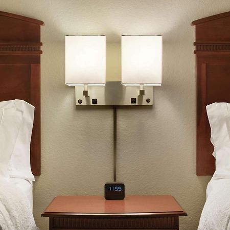 Hampton Inn & Suites Madison - West Eksteriør billede