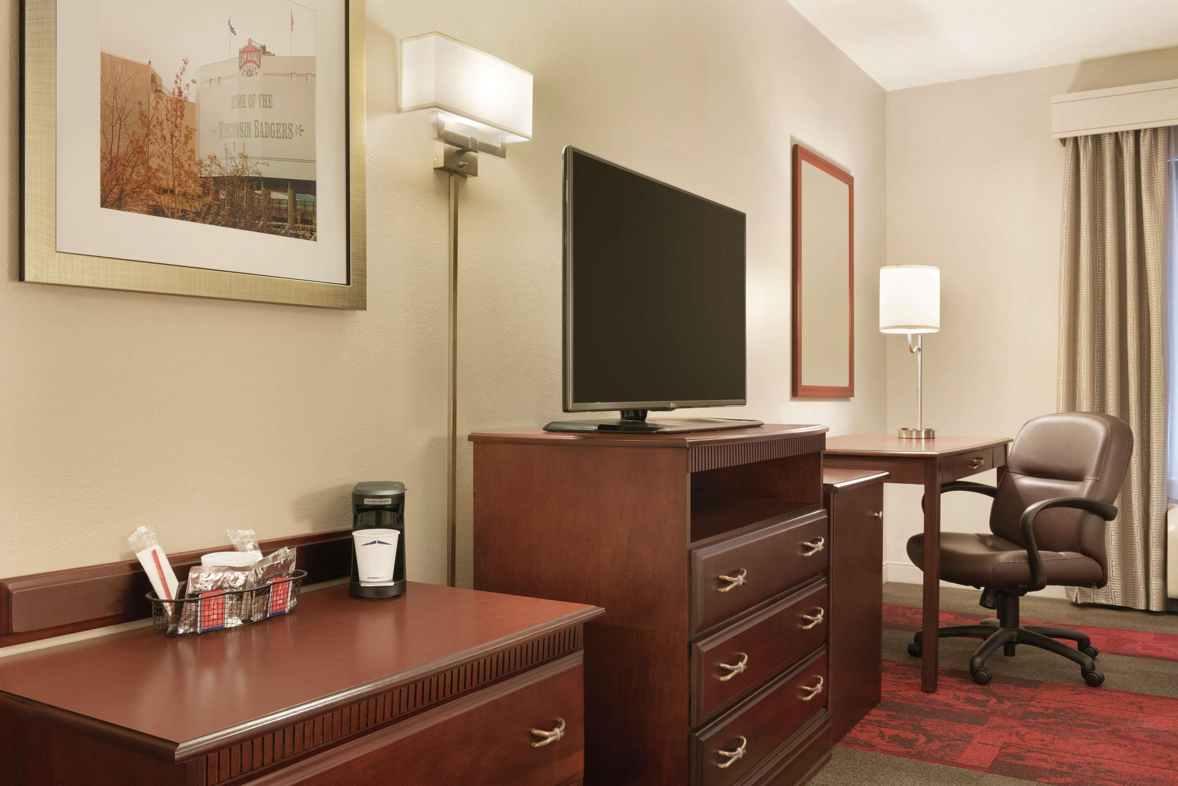Hampton Inn & Suites Madison - West Eksteriør billede