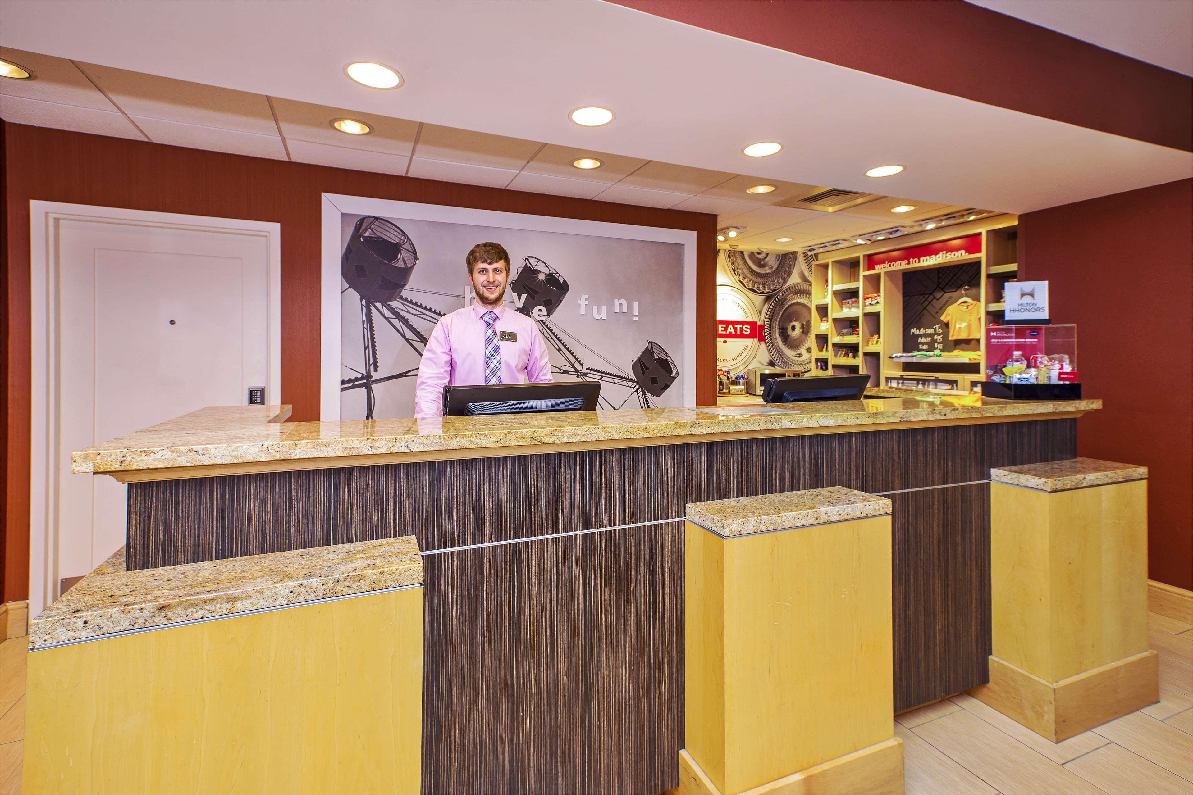 Hampton Inn & Suites Madison - West Eksteriør billede