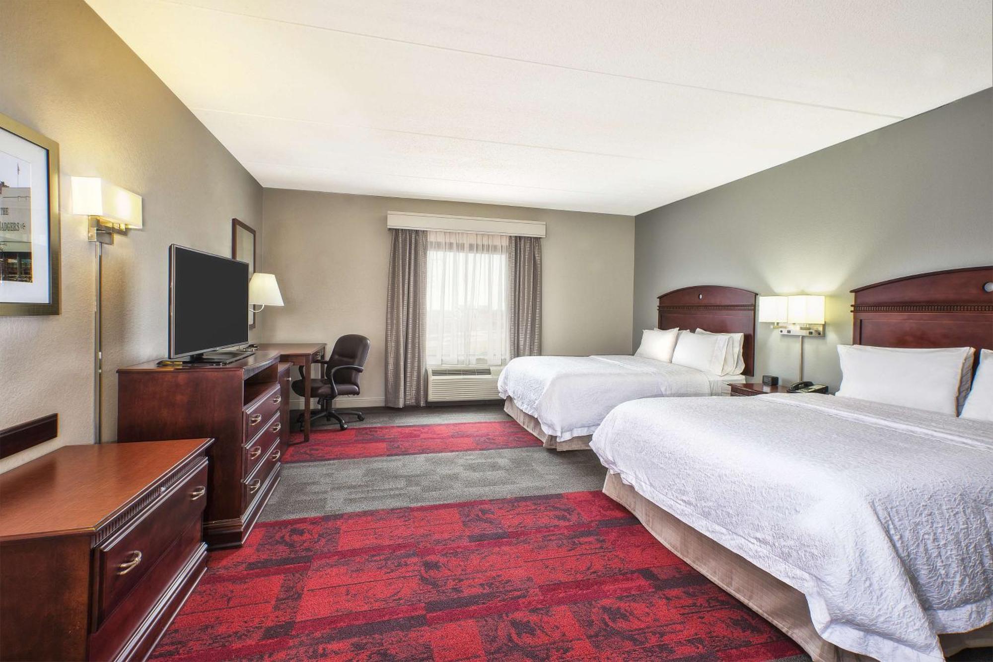 Hampton Inn & Suites Madison - West Eksteriør billede
