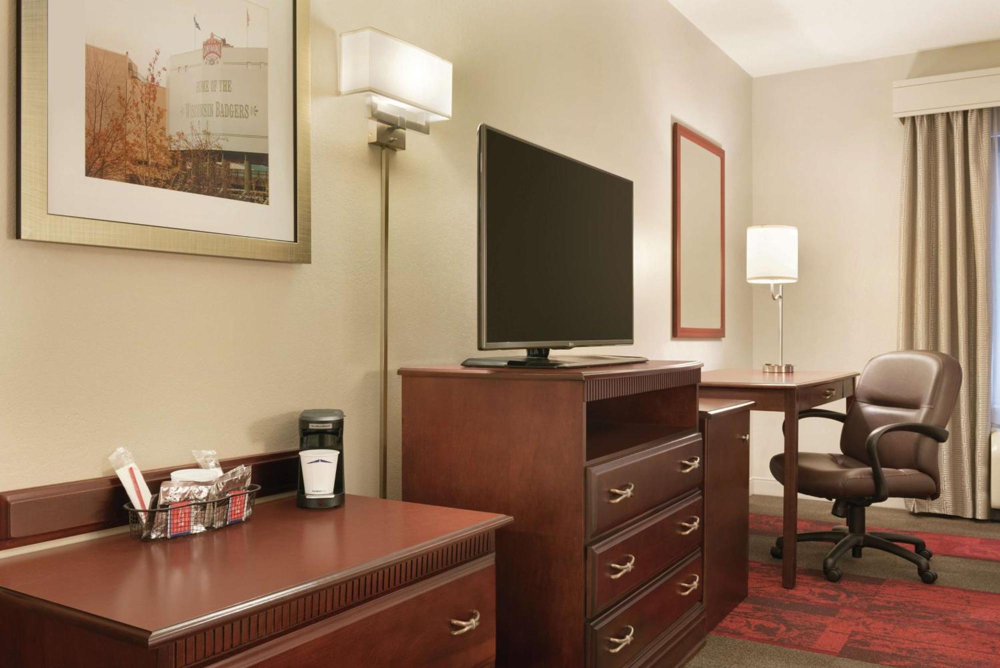 Hampton Inn & Suites Madison - West Eksteriør billede