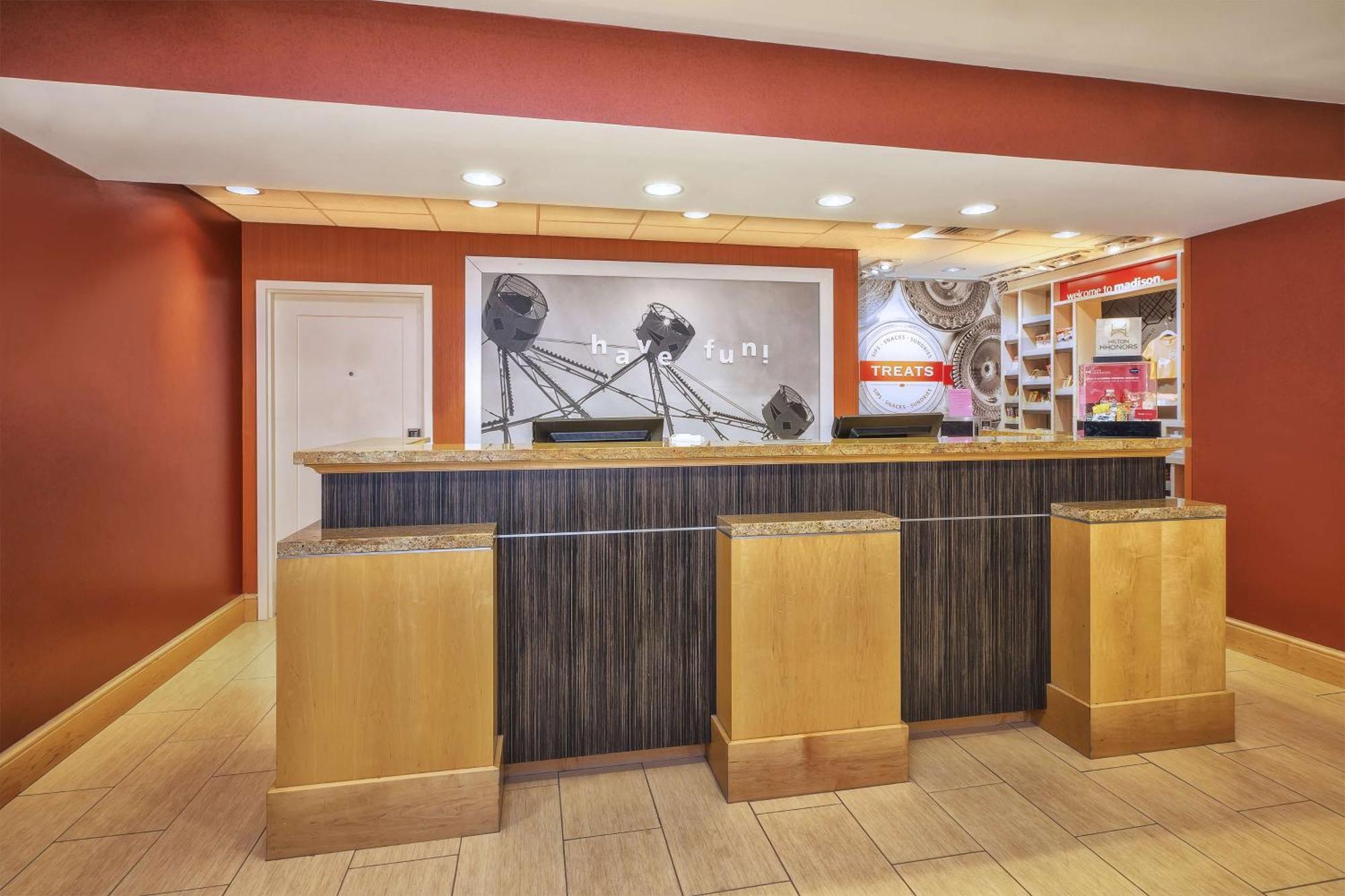 Hampton Inn & Suites Madison - West Eksteriør billede